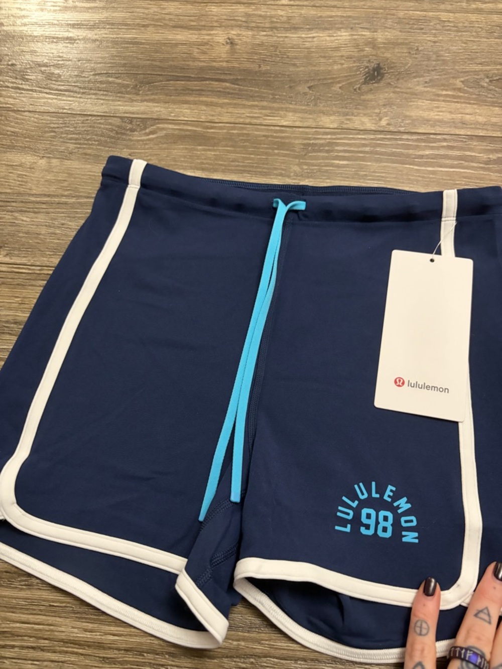 NWT Lululemon Nulu Sporty Trim High-Rise Short *3” (Club Blue/White) Size 8 - Picture 4 of 5